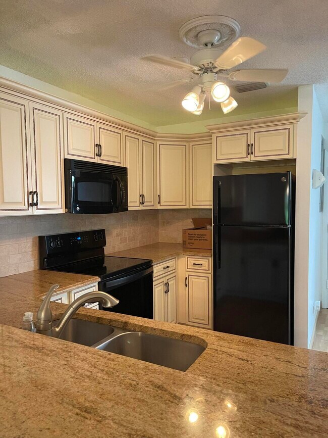 Building Photo - 505 Ocean Dunes Cir