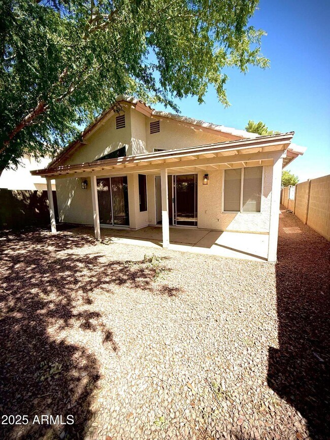 Building Photo - 105 S Willow Creek St