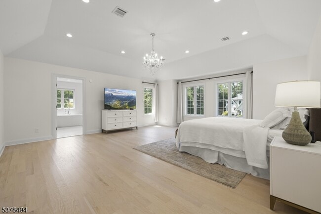 Building Photo - 20 Woodfern Rd