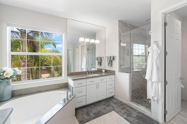 Building Photo - 8300 Calabria Lakes Drive