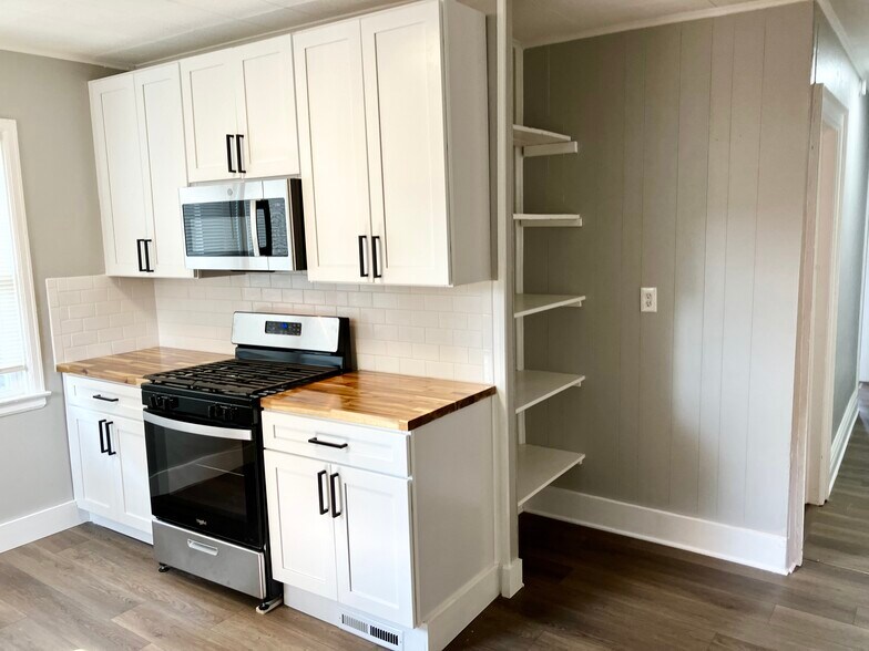 Building Photo - 109 Unger Ave