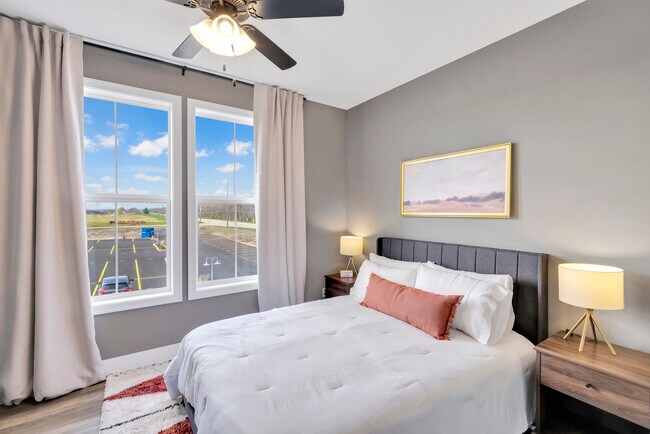 Building Photo - 214 Great Loop E Dr