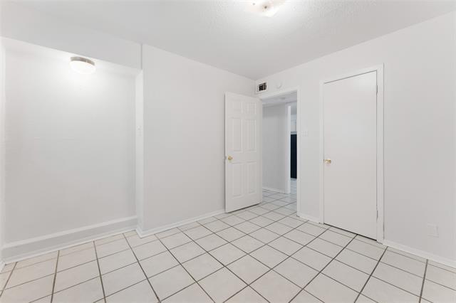 Building Photo - 816 S Crockett St