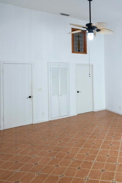 Building Photo - 2936 Florida Blvd