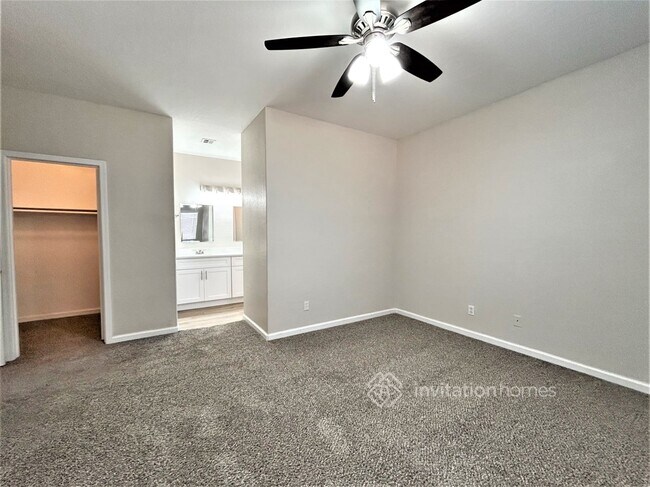Building Photo - 11214 W Almeria Rd