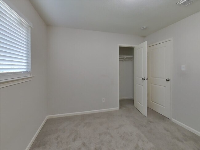 Building Photo - 19923 Timber Forest Dr