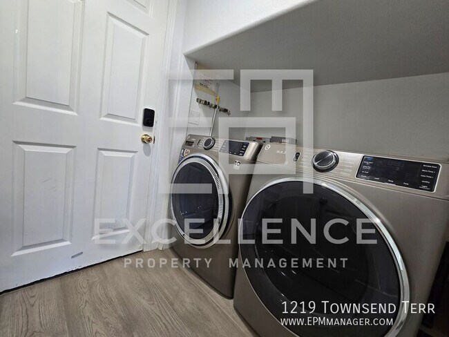 Building Photo - 1219 Townsend Terrace