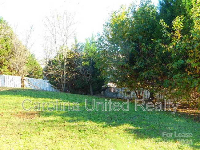 Building Photo - 5722 El Campo Ct