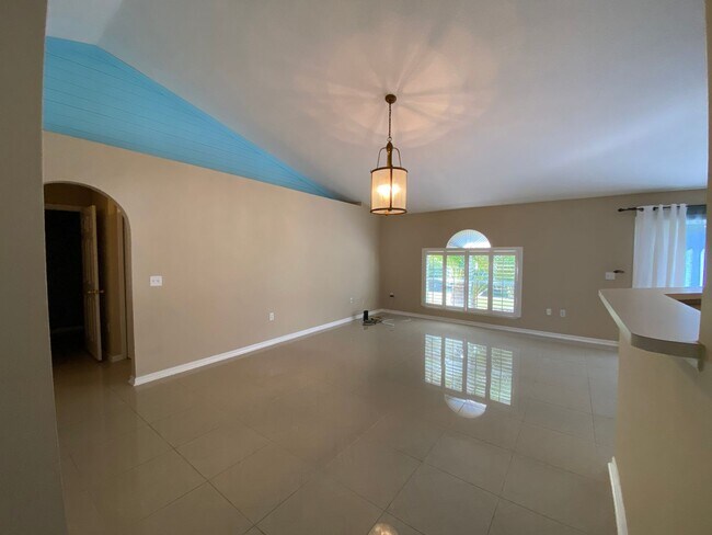 Building Photo - Vero Beach / Sebastian 3/2