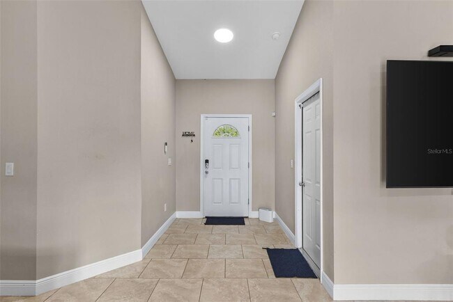Building Photo - 6804 N Himes Ave