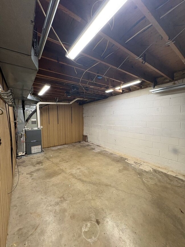Building Photo - 148 Old Chattanooga Ln