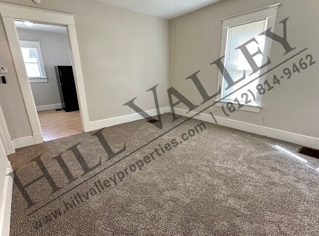 Building Photo - Two bedroom home