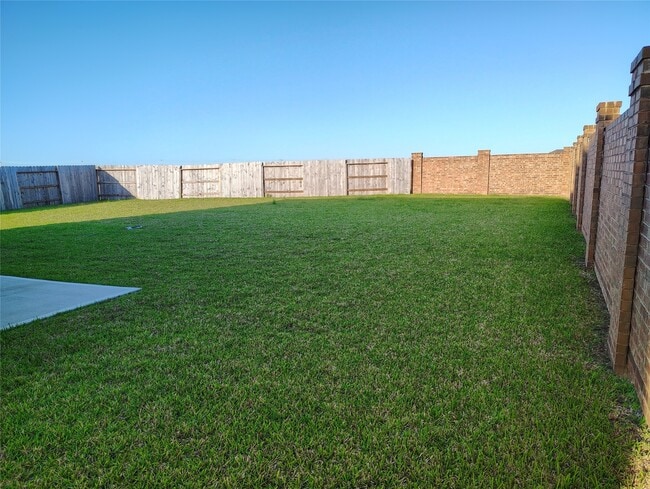 Building Photo - 3114 Freeboard Dr