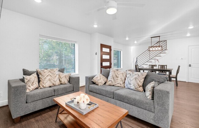 Building Photo - 3021 Prospect St