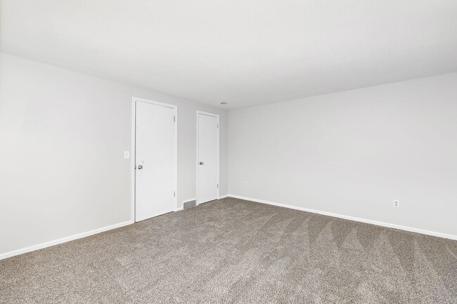 Building Photo - Spacious Overland Park 4 Bedroom Home - Av...