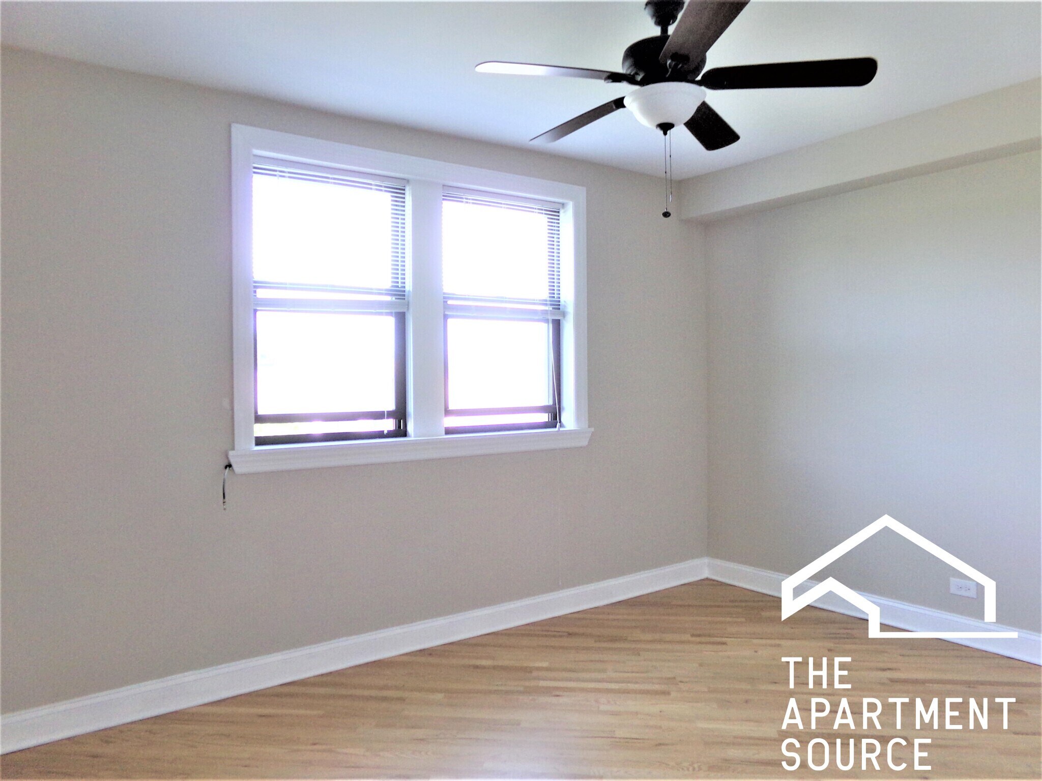 Building Photo - 897 Green Bay Rd