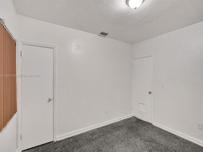 Building Photo - 17791 NE 13th Ave