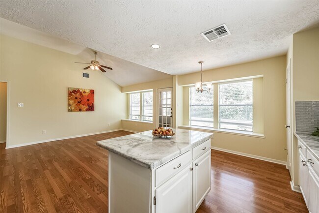 Building Photo - 14403 Little Willow Walk