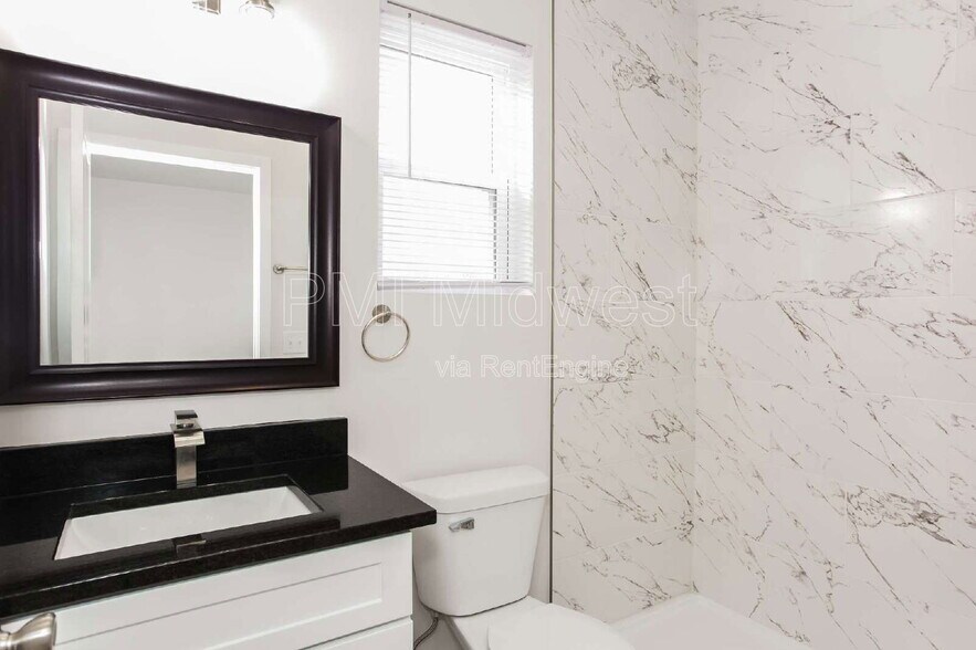 Building Photo - 43 N Randolph St