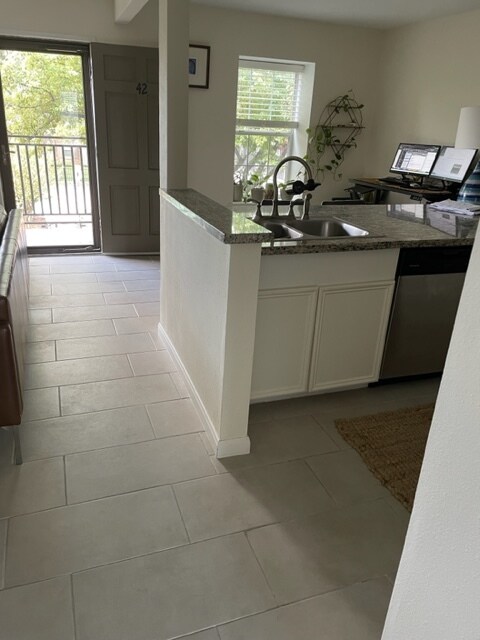 Building Photo - 3131 Southwest Fwy