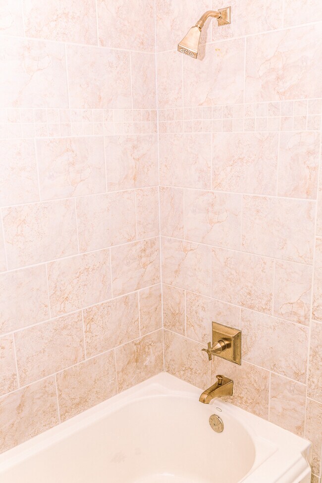 Building Photo - 9808 Emerald Point Dr