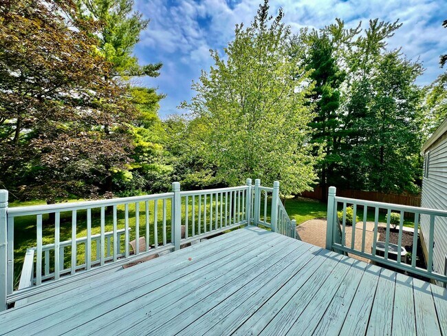 Building Photo - 6631 Pin Oak Ct