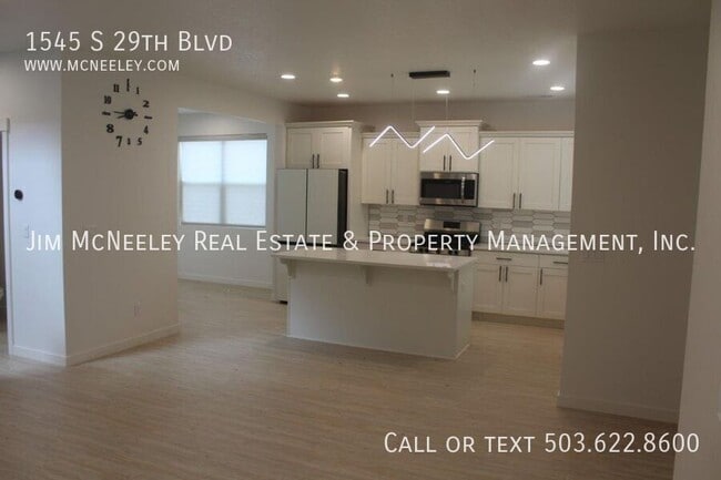 Building Photo - 1545 S 29th Blvd