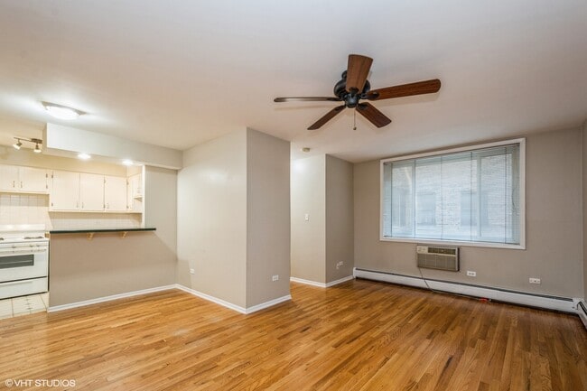Building Photo - 510 W Fullerton Pkwy