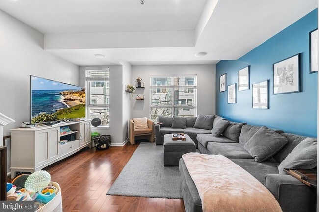 Building Photo - 1333 N Howard St