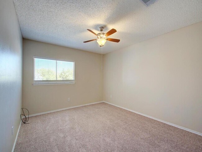 Building Photo - 1101 Stillwell Ridge
