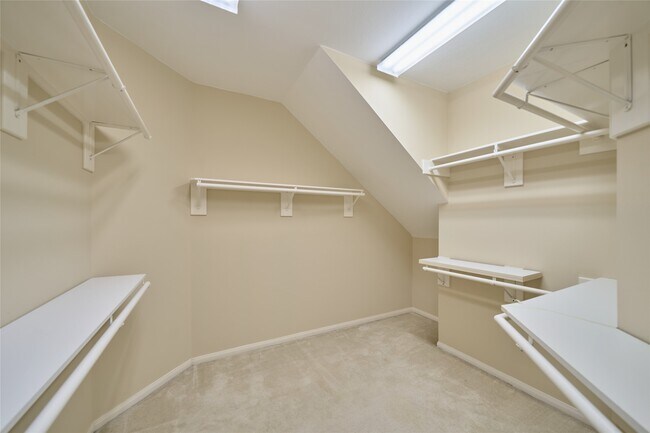 Building Photo - 15810 Ashton Hills Dr