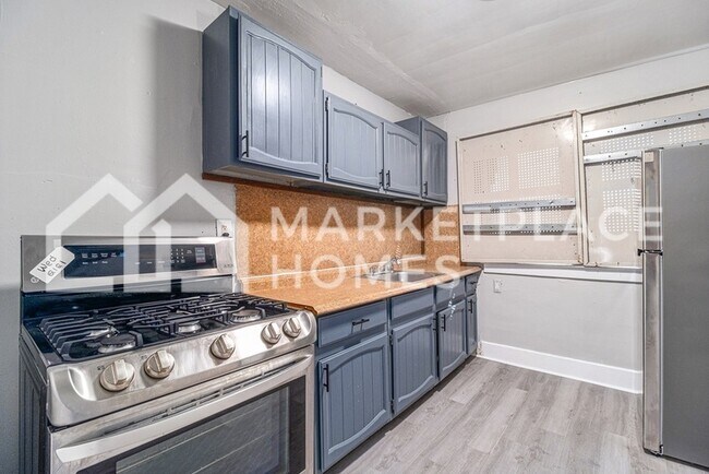 Building Photo - 20410 Hull St