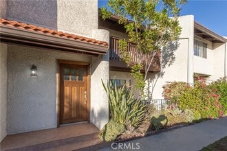 Building Photo - 7727 Vía Capri