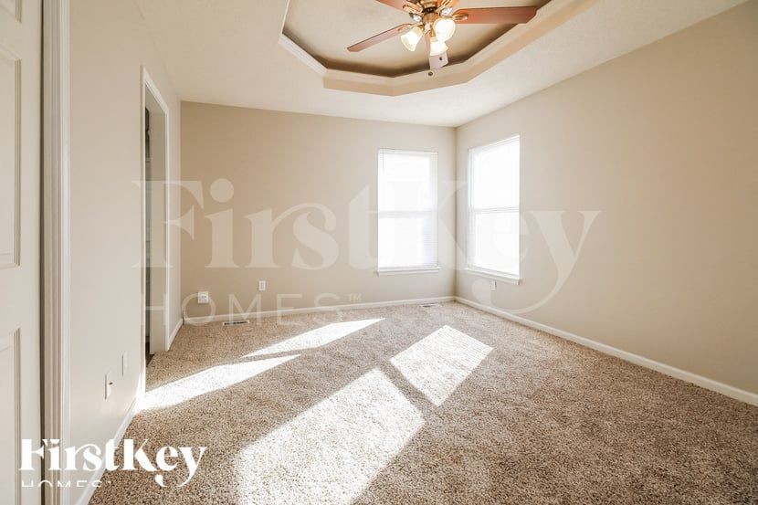 Building Photo - 713 Canter St