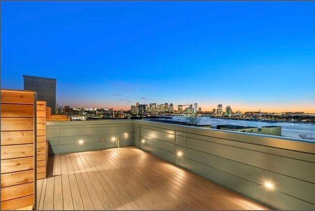 Building Photo - 301 Border St