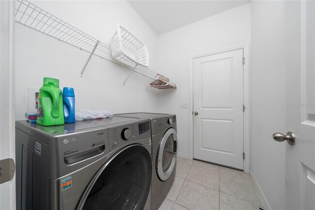 Building Photo - 5864 Bovine Dr