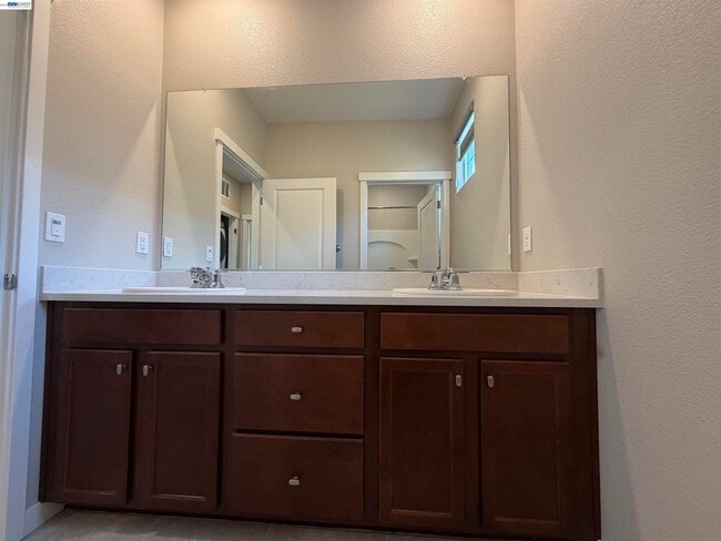 Building Photo - 2282 S Podere Dr