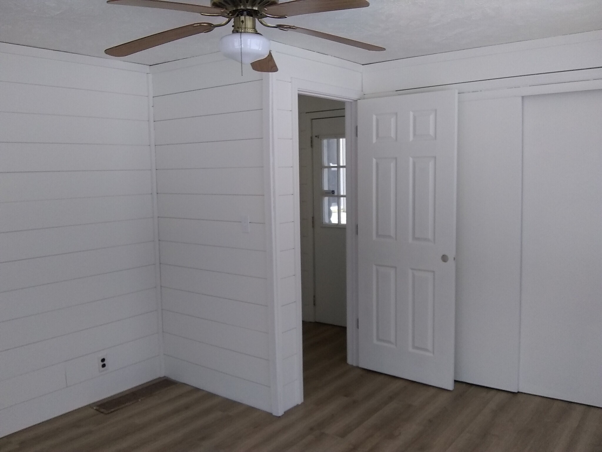 Building Photo - 2105 Eastlawn Pkwy