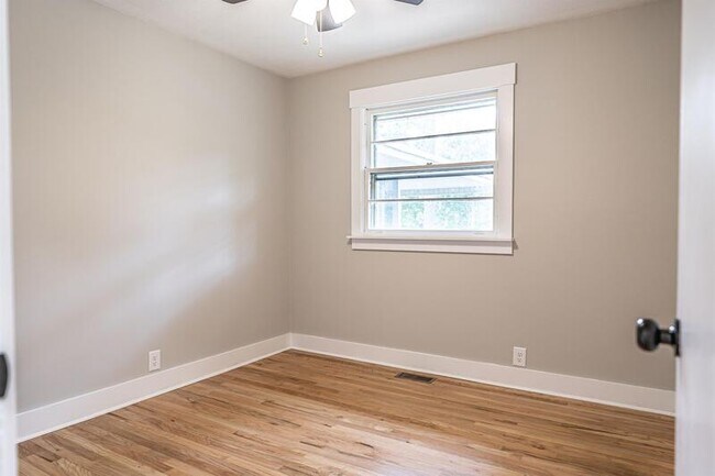 Building Photo - 440 W Maine Ave