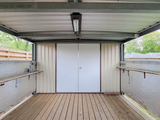 Building Photo - 12611 Dermott Dr