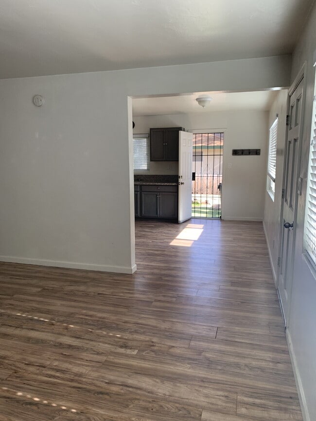 Building Photo - 2 Bed 1 Bath in Kernville