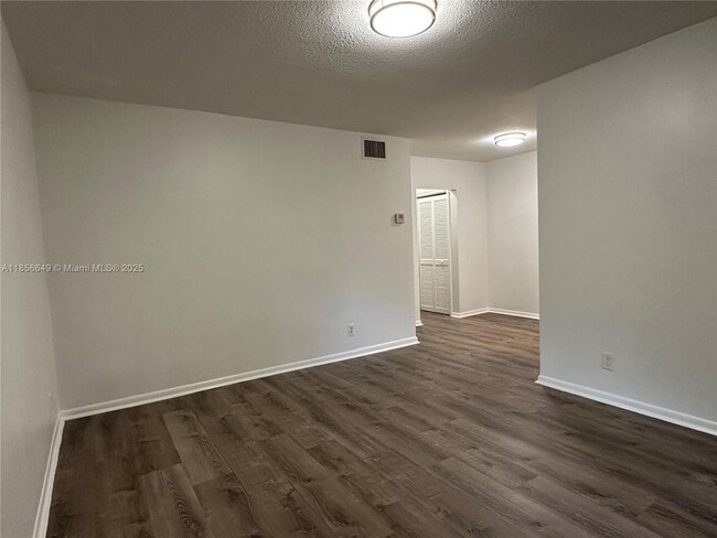 Building Photo - 2822 Van Buren St