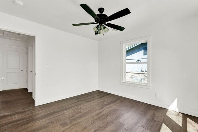 Building Photo - Stunning 3-Bedroom Home with Modern Upgrades in Tulsa