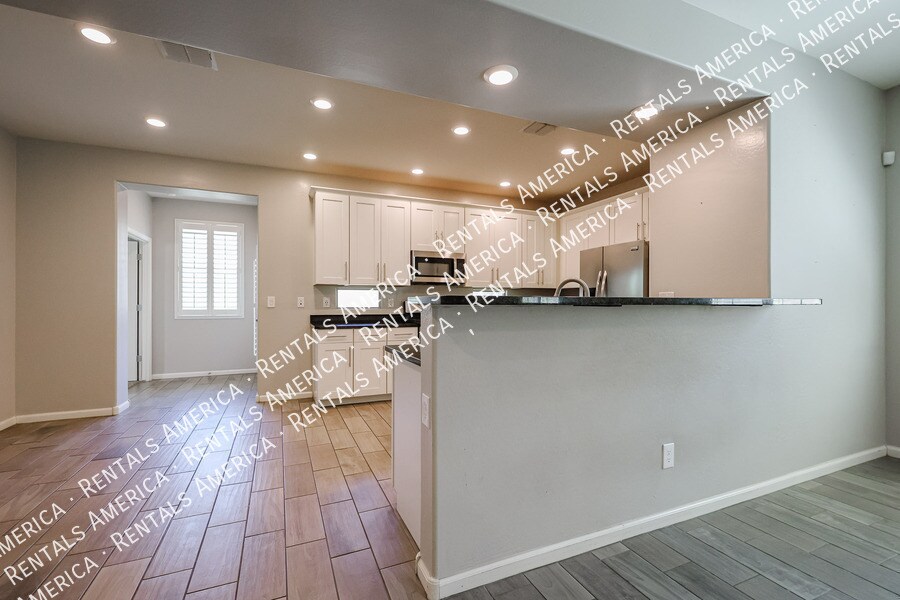Building Photo - 3366 E Dogwood Pl