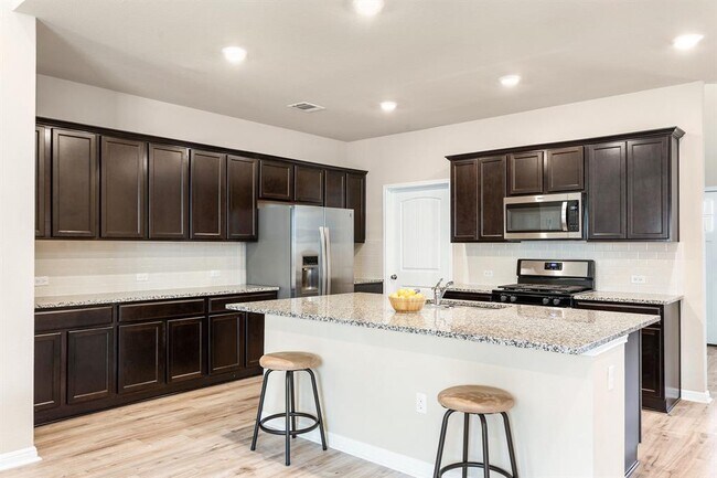 Building Photo - 309 Empress Tree Dr
