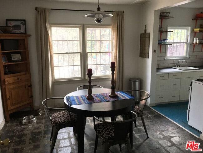 Building Photo - 5422 Washington Blvd