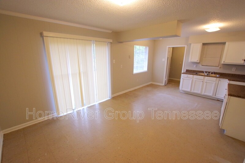 Building Photo - 4614 Pembine Dr