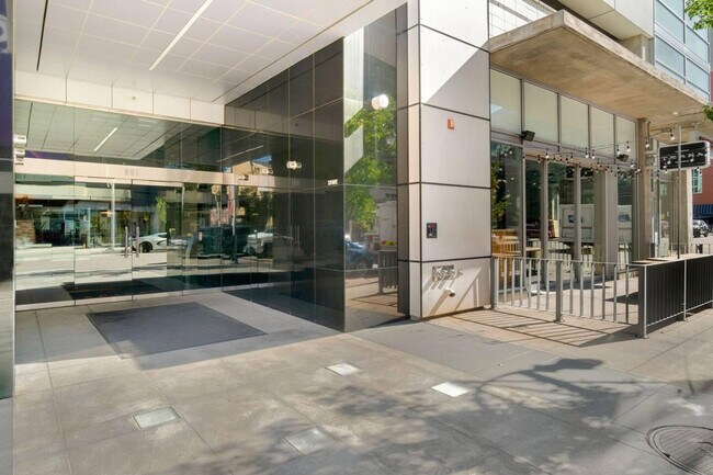 Building Photo - 1325 Stout St