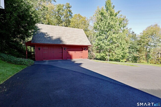 Building Photo - 36-40 Fox Run Rd