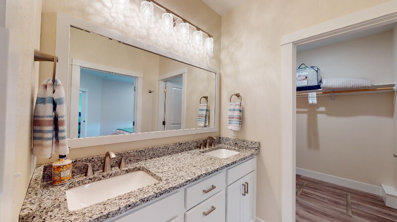 Building Photo - 4017 Swan Rd